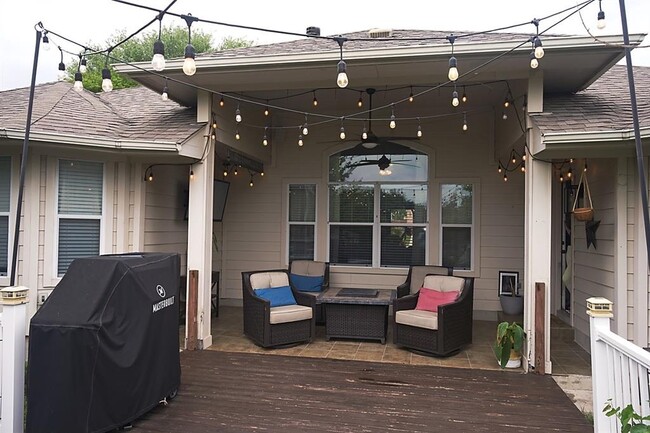 Building Photo - 1602 Silver Spur Cove