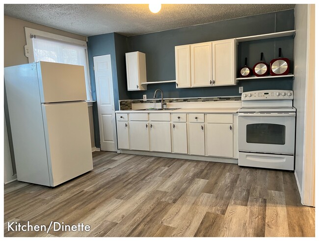 Building Photo - 1001 Main St