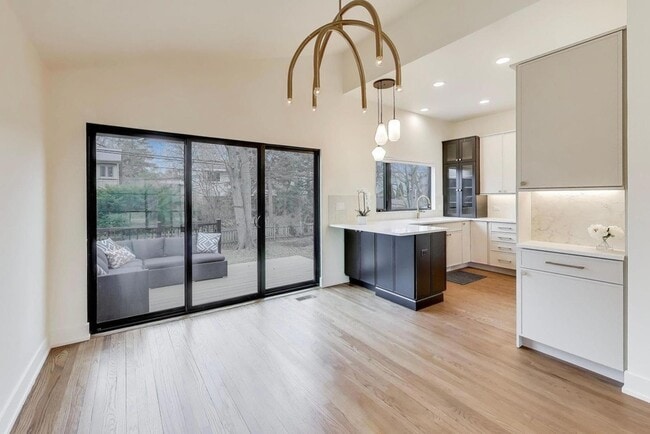 Building Photo - 3530 Hillside Rd