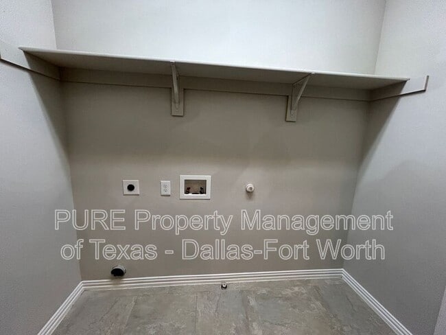 Building Photo - 1918 Timber Oaks Dr