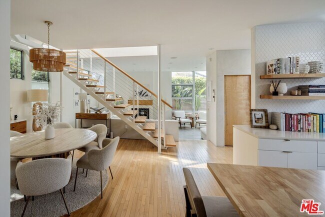 Building Photo - 844 California Ave