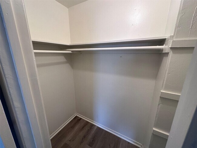 Building Photo - 9711 Linkmeadow Ln