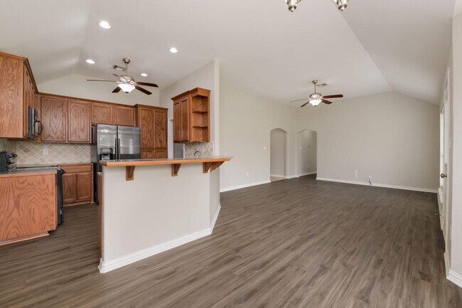 Building Photo - Midway ISD Country Home