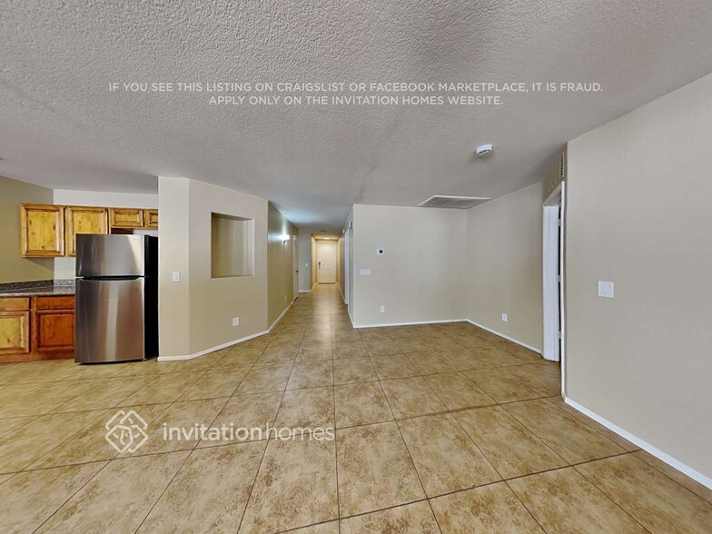 Building Photo - 5946 N 74th Dr