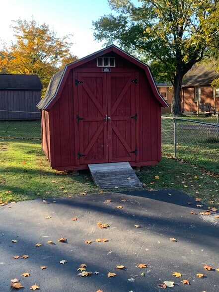 Building Photo - 276 Bonnasprings Dr