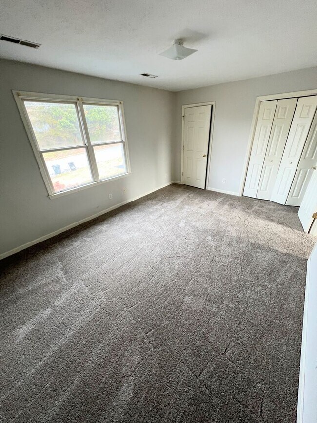 Building Photo - 6118 Igloe Drive