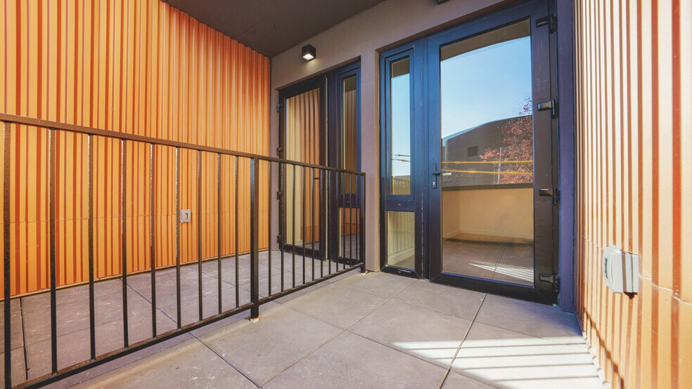 Building Photo - 13825 Barclay Ave
