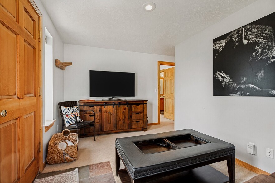 Building Photo - 5526 Cross Country Way