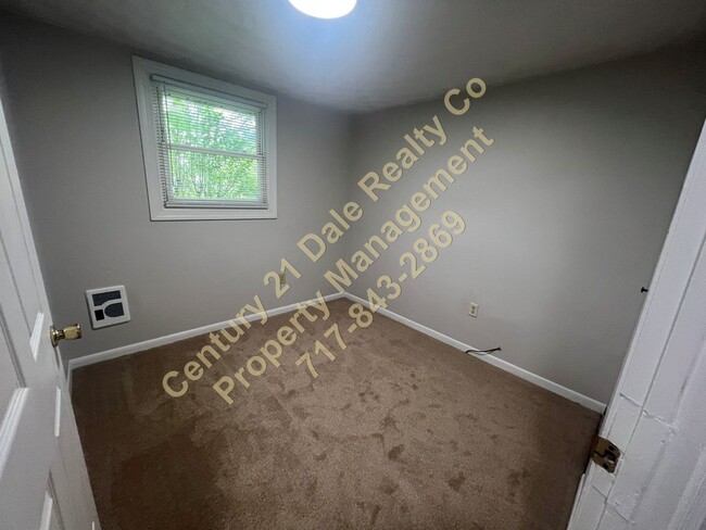 Building Photo - 2 Bedroom Home in North Eastern School Dis...