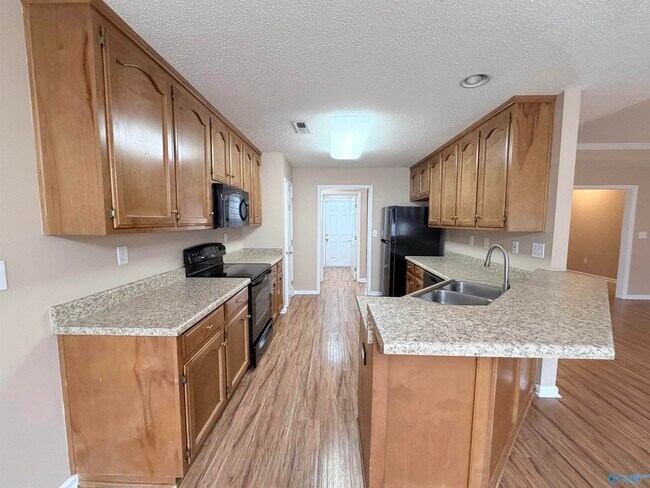 Building Photo - 2813 Willowick Tr SE