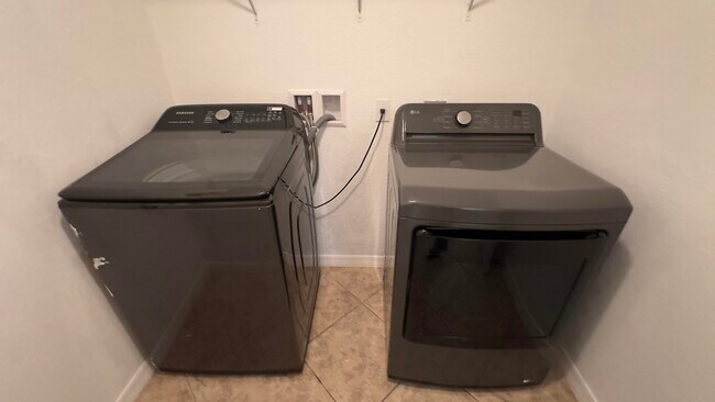 Building Photo - 10609 Willow Oak Ct