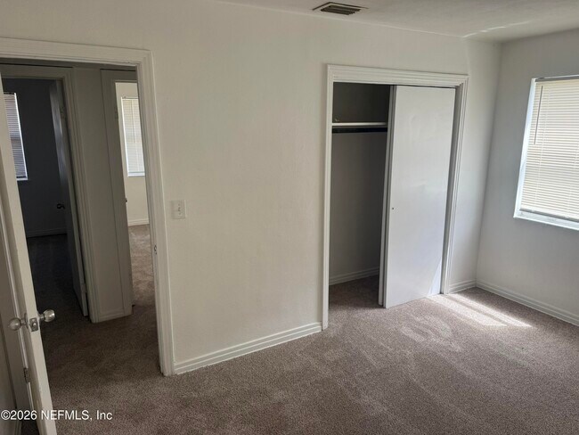 Building Photo - 2334 Rogero Rd