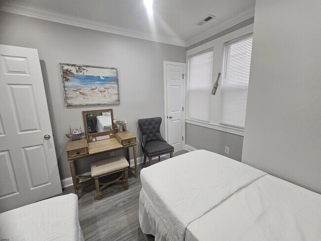 Building Photo - 4009 Ventnor Ave