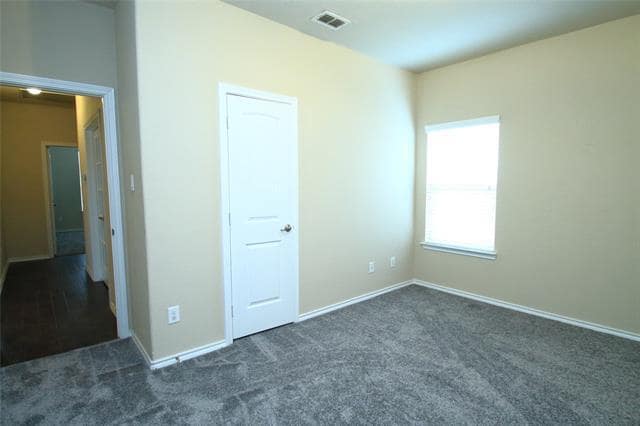 Building Photo - 4817 Green River Dr