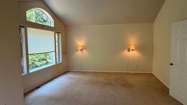 Building Photo - Beautiful Upgraded 4 Bedroom 2.75 Bath Home in Sammamish