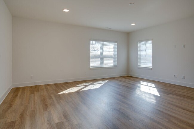 Building Photo - Madison new construction in gated community, pet friendly, 2 car garage