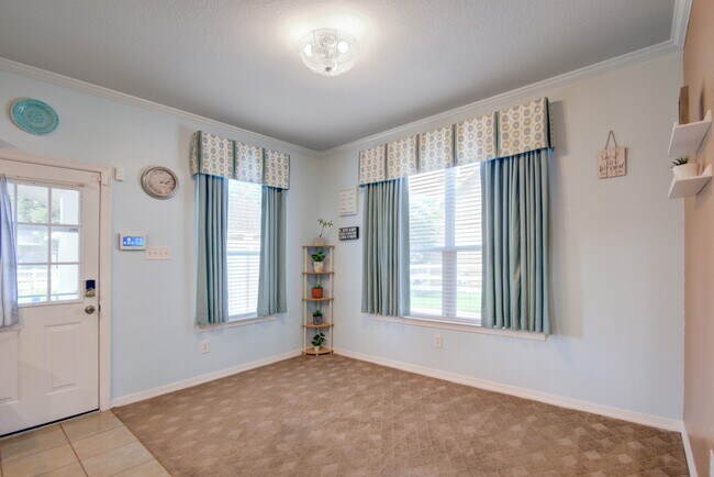 Building Photo - 55 Middle Borondo