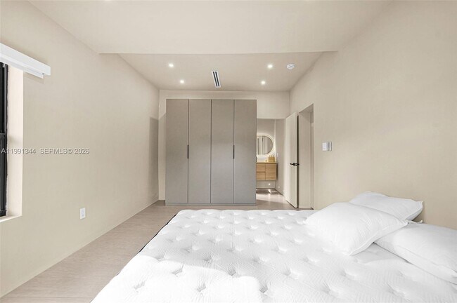 Building Photo - 4721 NW 6th Ave