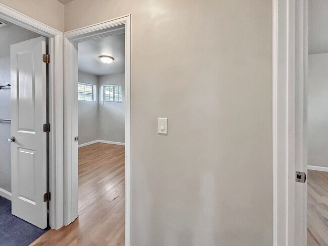 Building Photo - SLOAN'S LAKE: 2-BEDROOM 1 BATH WITH HIGH-END FINISHES