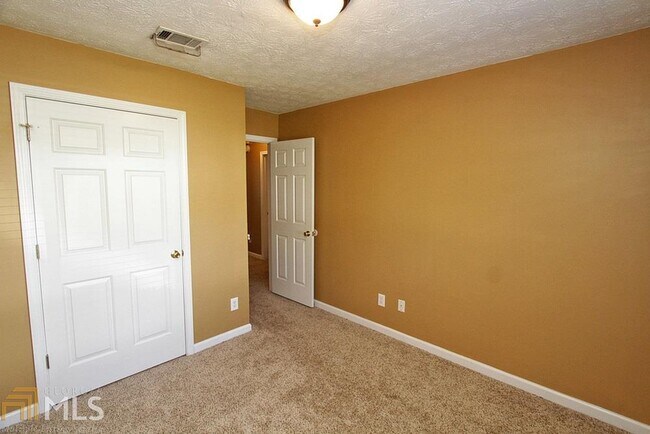 Building Photo - 2979 Sentinel Cir