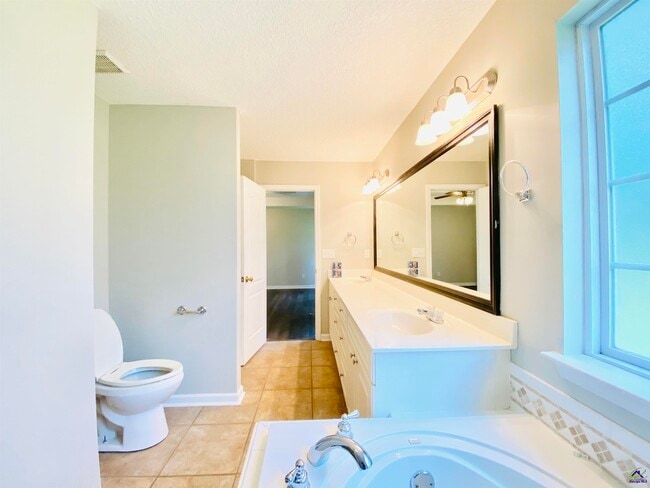 Building Photo - 202 Chimney Rock Rd