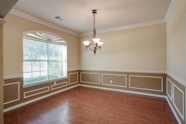 Building Photo - 4 bed Golf community for lease!