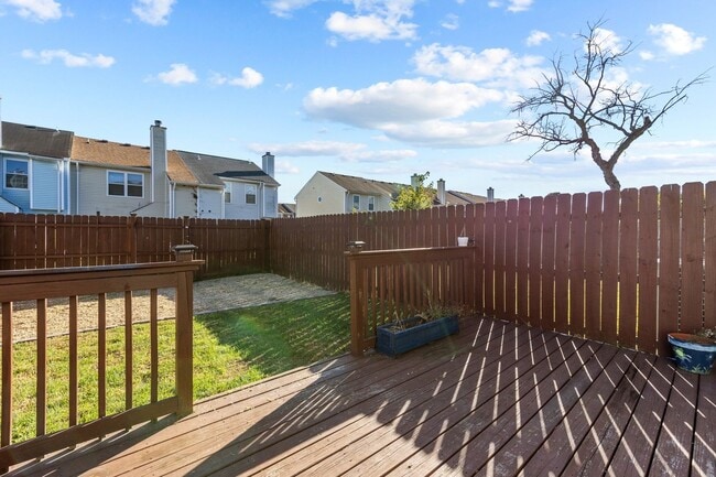 Building Photo - Charming and updated Virginia Beach townho...
