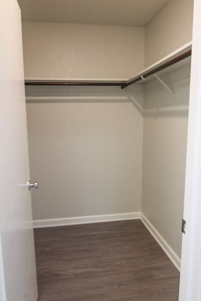 Building Photo - Remodeled Redding Condo!