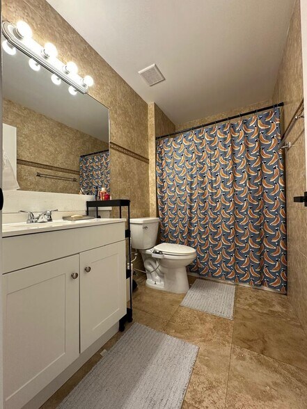 Building Photo - 22449 Middletown Dr