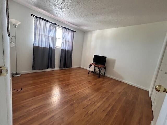 Building Photo - 850 E Commercial Blvd