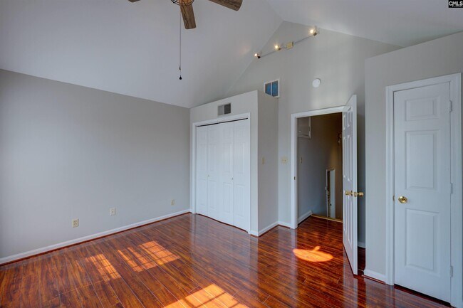 Building Photo - 728 Blanding St