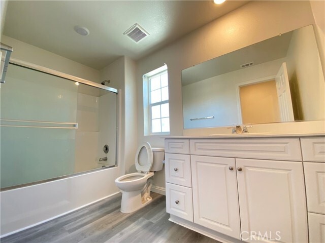 Building Photo - 5983 Silveira St