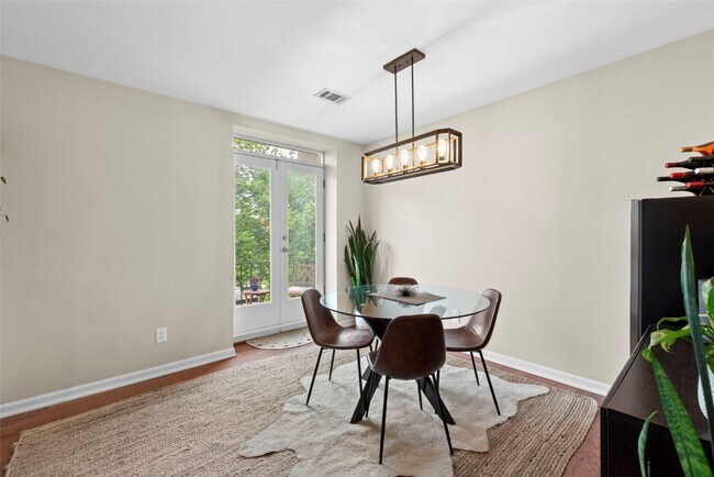 Building Photo - 4260 Lindell Blvd