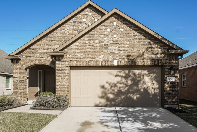 Building Photo - 20762 Rainmead Dr