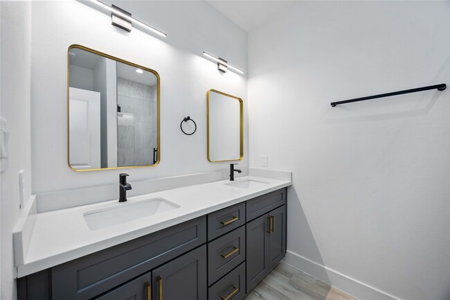 Building Photo - 5605 Tommye St