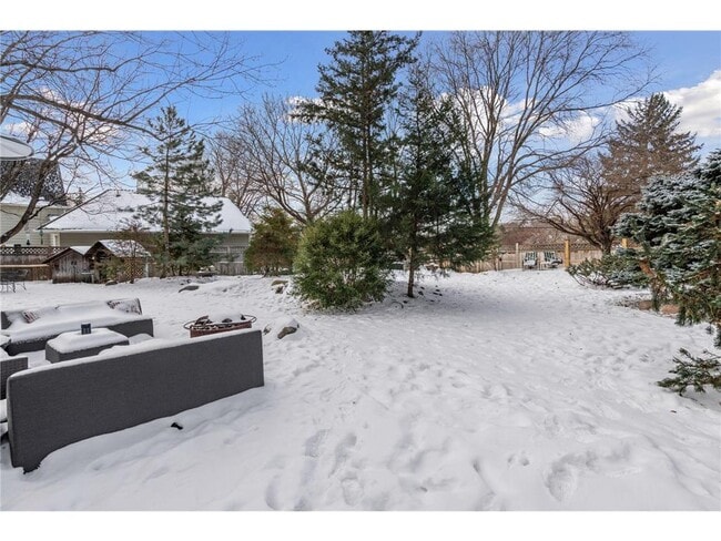 Building Photo - 3 Edina Ct