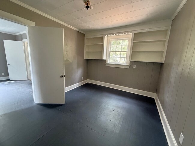 Building Photo - 804 Blue Ridge Dr
