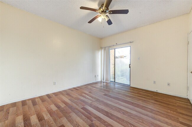 Building Photo - 3741 Thistlemont Dr