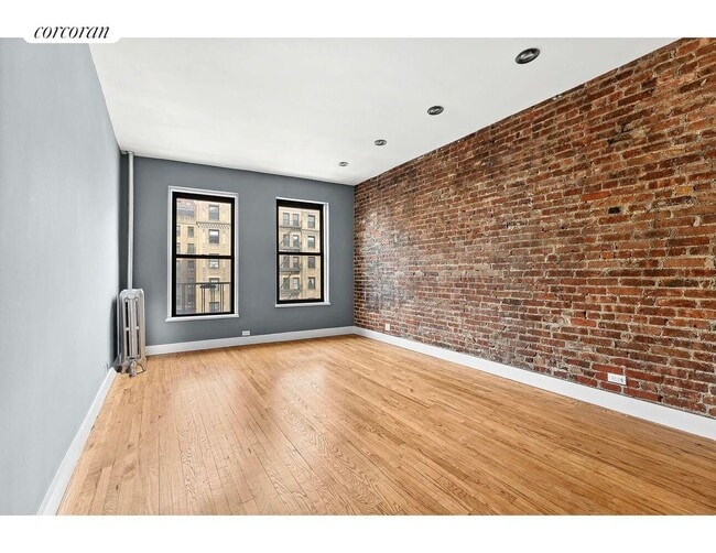 Building Photo - 880 W 181st St
