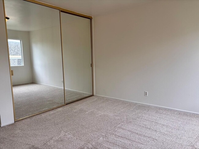 Building Photo - Beautifully updated 2-bedroom, 1.5-bathroom townhome located in the highly desirable Reseda area ...