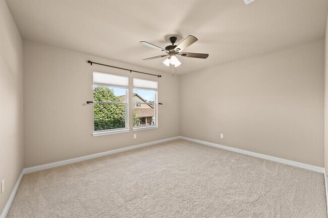 Building Photo - 808 Middle Creek Dr