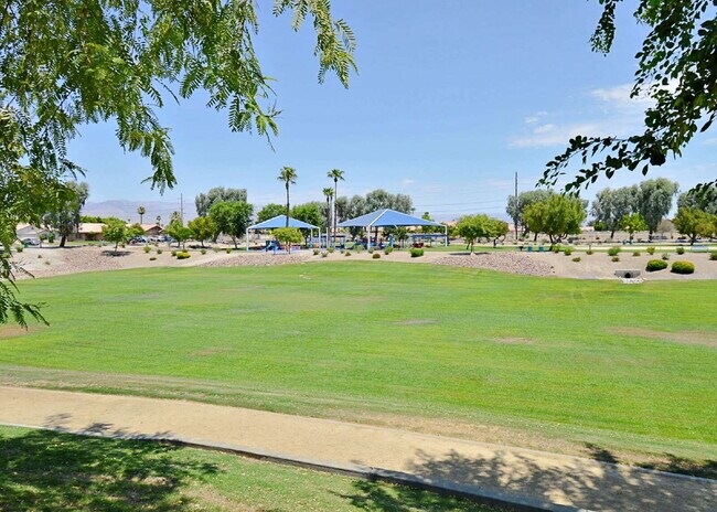 Building Photo - 3-Bedroom Home, Large backyard  & Pets Welcome