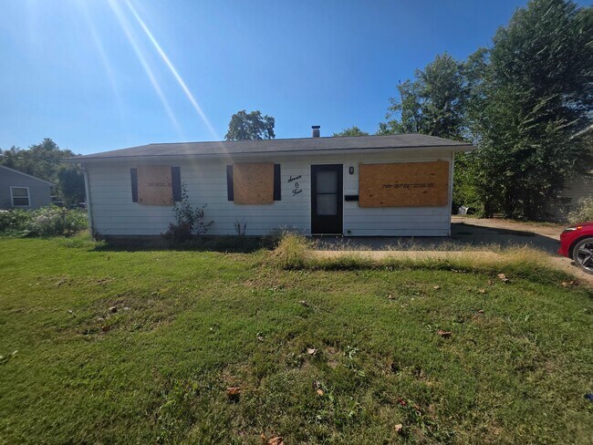 Building Photo - LIMITED TIME**NO APPLICATION FEE**1/2 OFF ...
