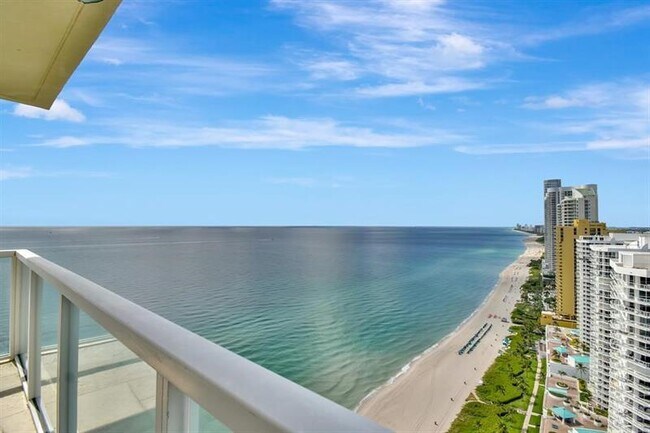 Building Photo - 16699 Collins Ave