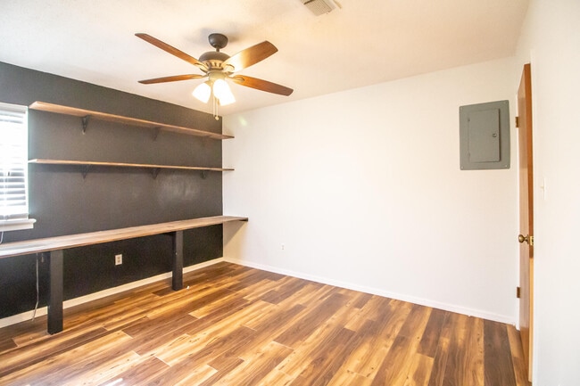 Building Photo - 4814 10th St