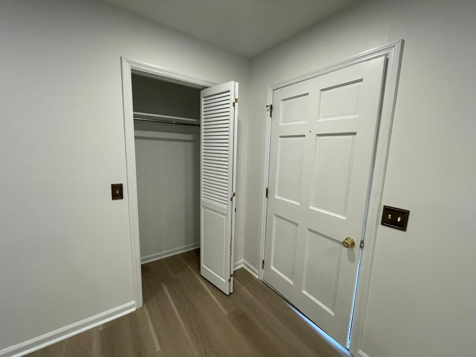 Storage closet (next to main entrance) - 1936 Ashmore Ave