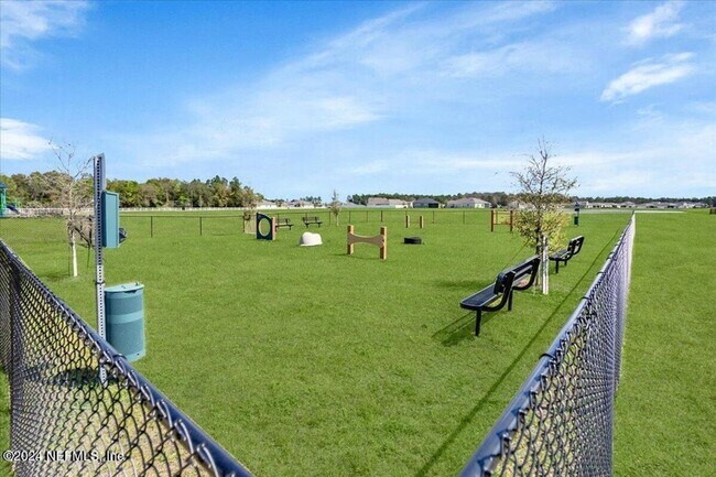 Building Photo - Beautiful 3 Bed, 2 Bath Rental Home – Mode...