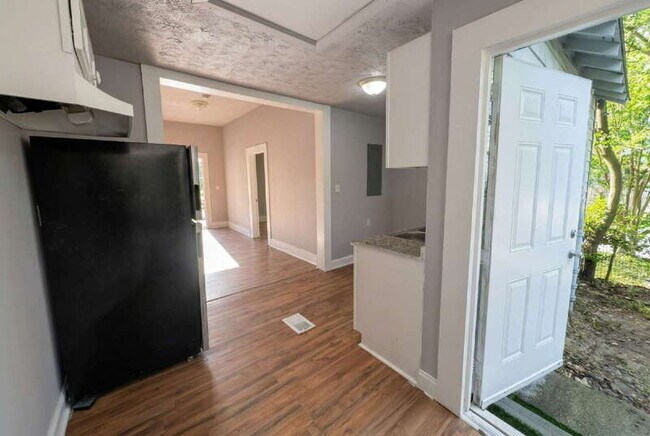 Building Photo - 3101 12th Ave