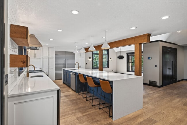 Building Photo - 15801 Andrie St NW