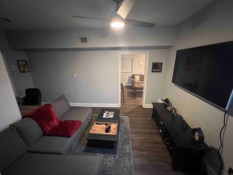 Building Photo - 2991 NW 31st Ave